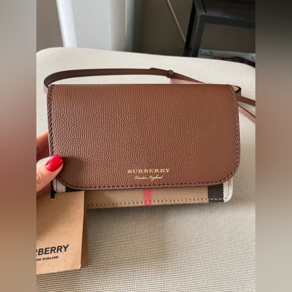 Burberry Hampshire Check Leather Crossbody Bag - Picture 4 of 16